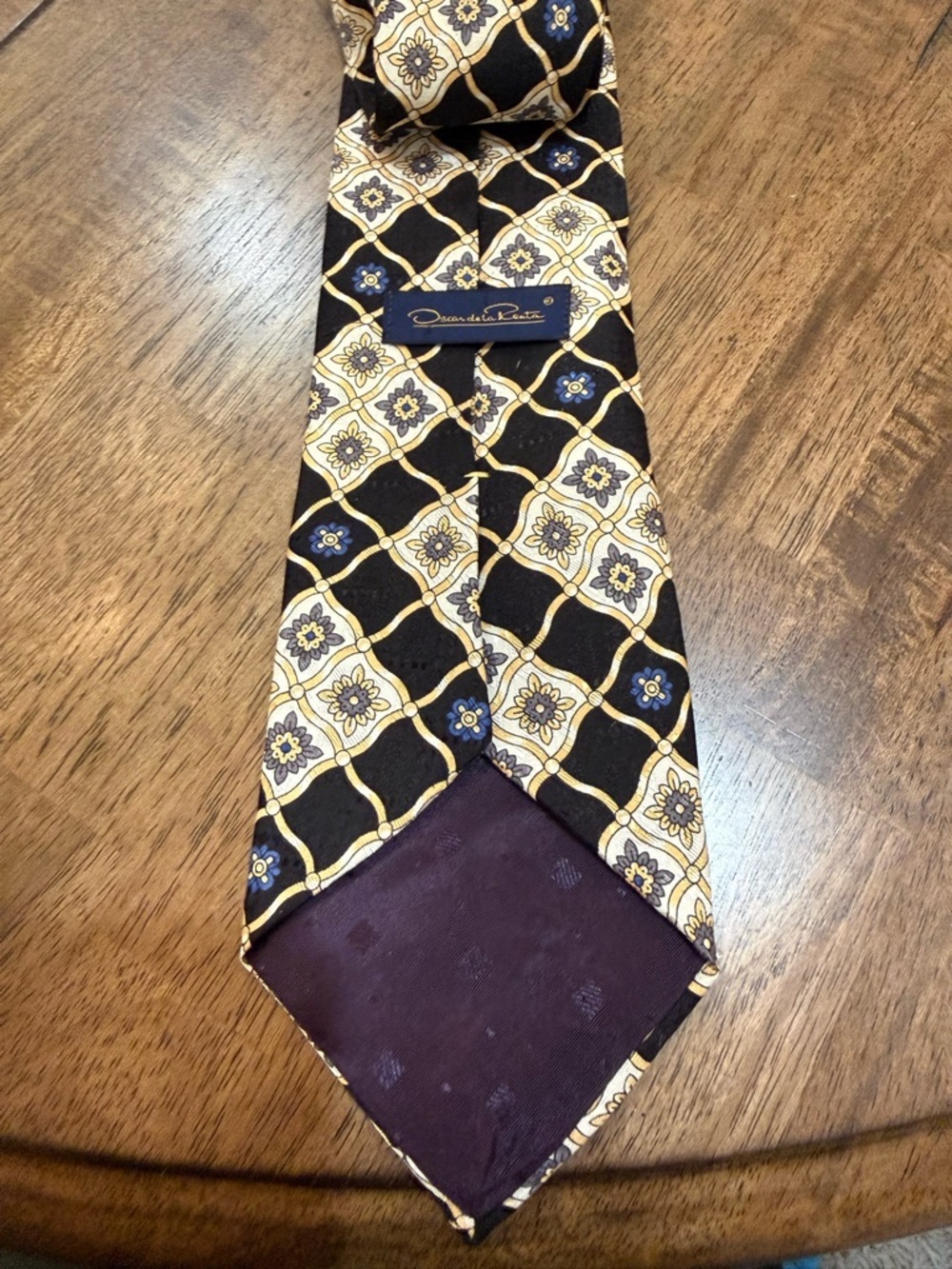 vtg 90s Oscar DeLaRenta Silk Tie Art Black Gold  MobBoss Necktie 4x59 Medallion - Picture 3 of 7